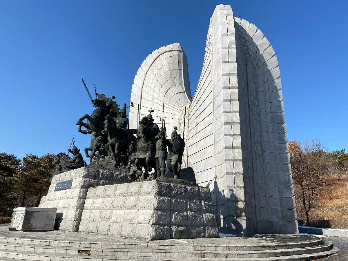 백제 오천 결사대 출정상 2 - 충남 부여군 소재