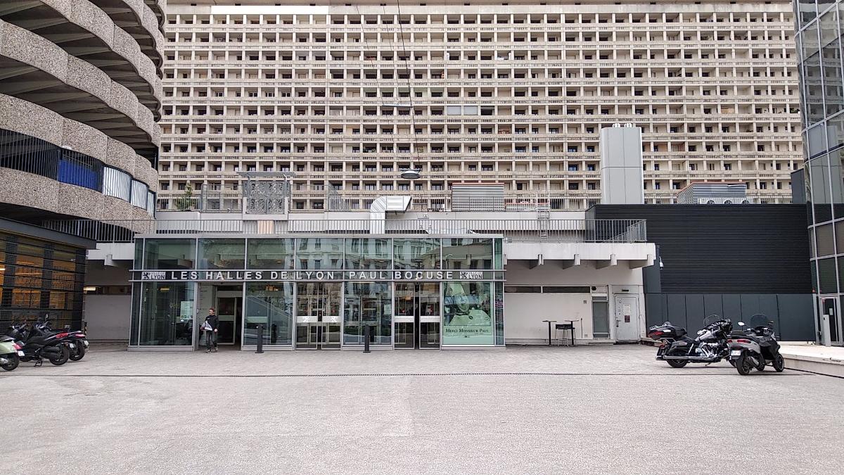 레알 드 리옹(Les Halles Lyon) 폴보퀴즈 시장 외부