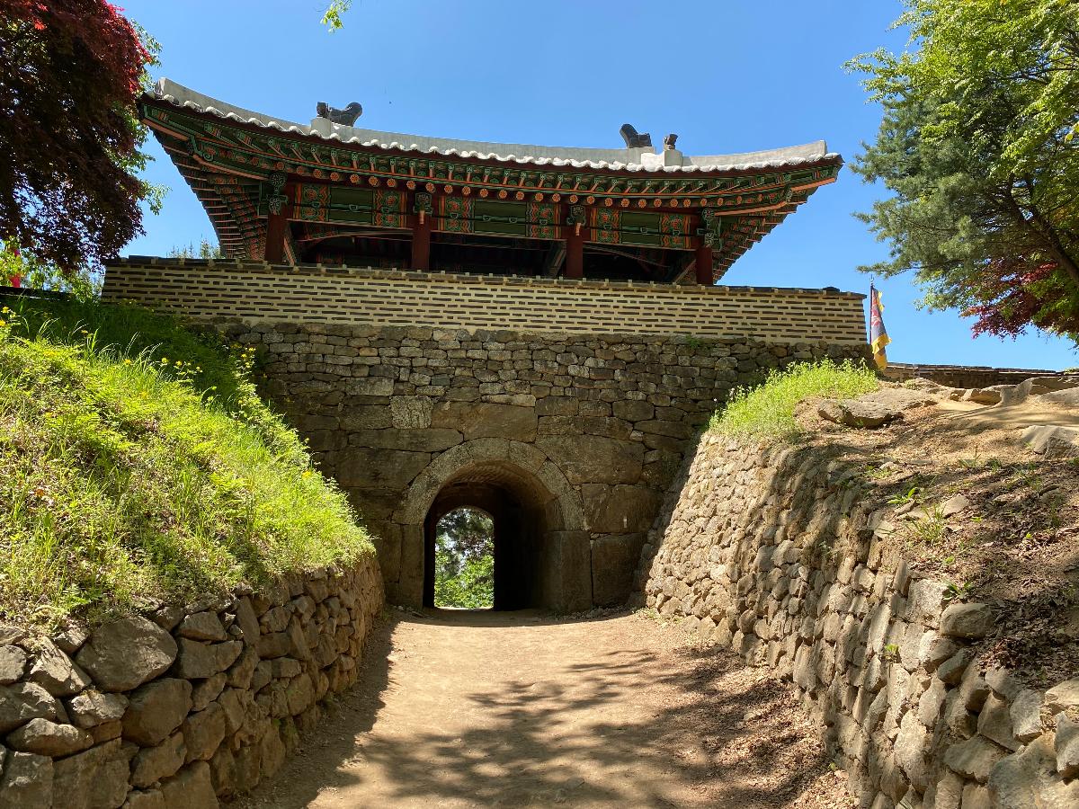 우익문(右翼門, 서문)