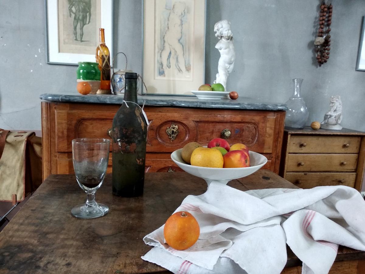 세잔(Cezanne)의 그림에는 사과를 중심으로 한 정물화가 등장한다.