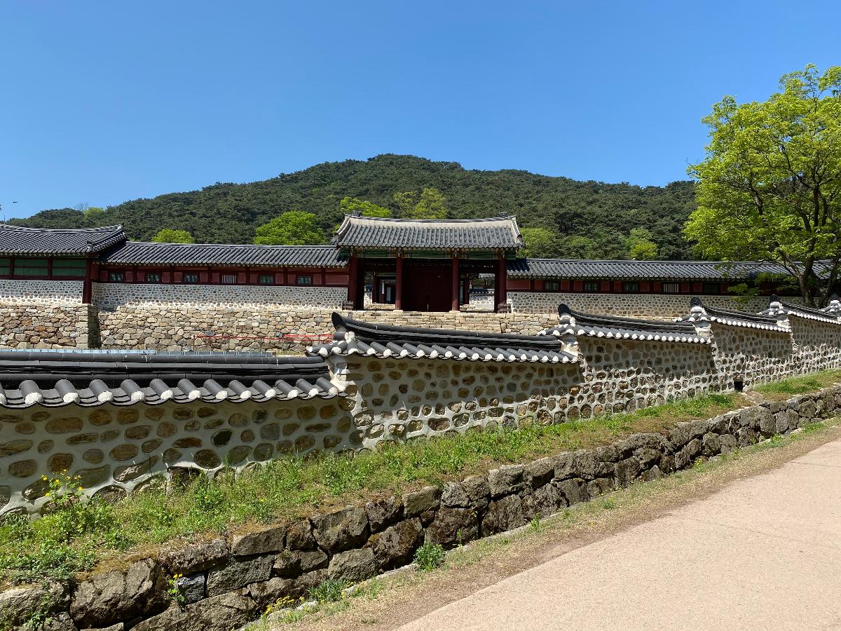 남한산성 행궁 외부에서 바라본 외삼문