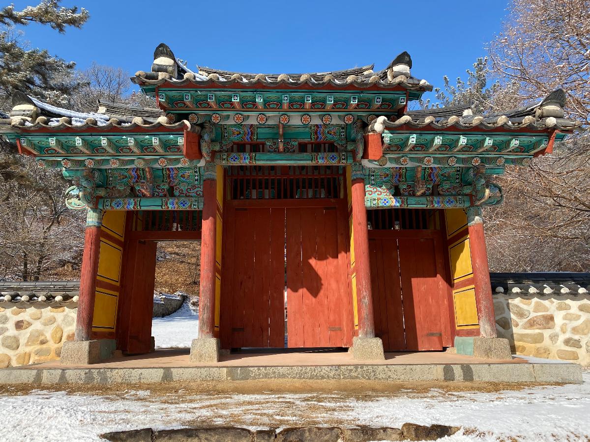 궁녀사(宮女祠) 입구