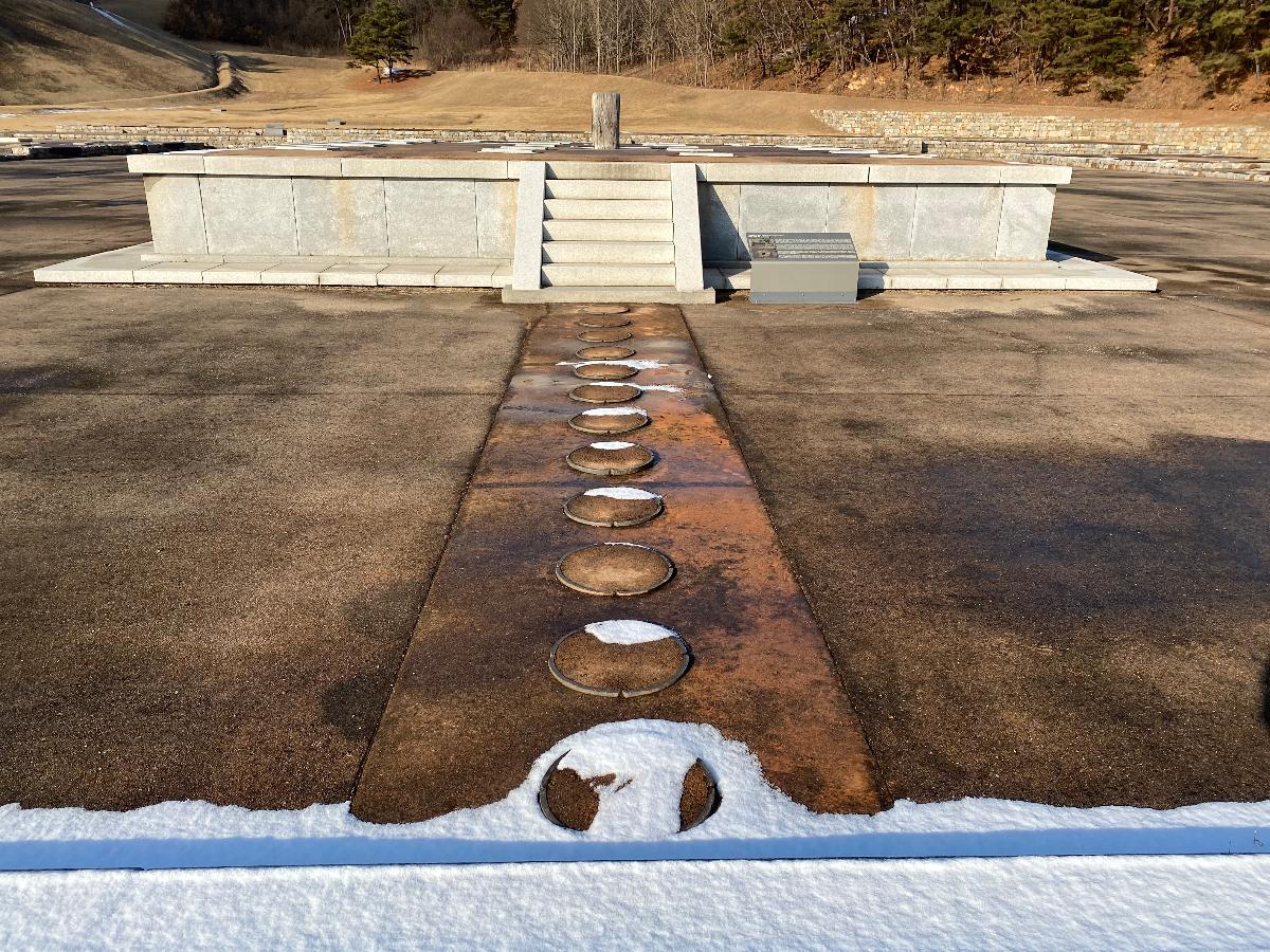 부여능산리사지(扶餘陵山里寺址)  목탑지(木塔址) :  목탑이 있던 자리