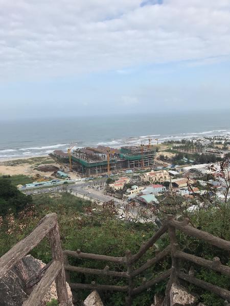 오행산 수(Thuy 水)봉우리에서 바라본 느억비치(Non Nuoc Beach)