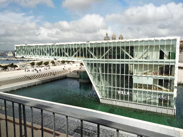 유럽과 지중해 문명 박물관(Musée des Civilisations de l'Europe et de la Méditerranée) - 줄여서 뮤셈(MuCEM)이라 불리며 유럽 지중해 문명의 역사를 다루는 최초의 박물관이자 지방에 위치한 프랑스 최초의 국립박물관