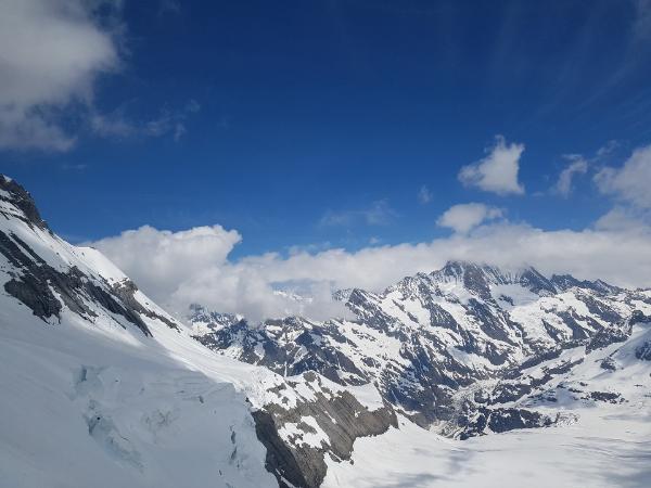 융프라우(Jungfrau)산