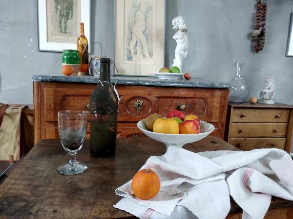 세잔(Cezanne)의 그림에는 사과를 중심으로 한 정물화가 등장한다.