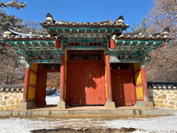 궁녀사(宮女祠) 입구