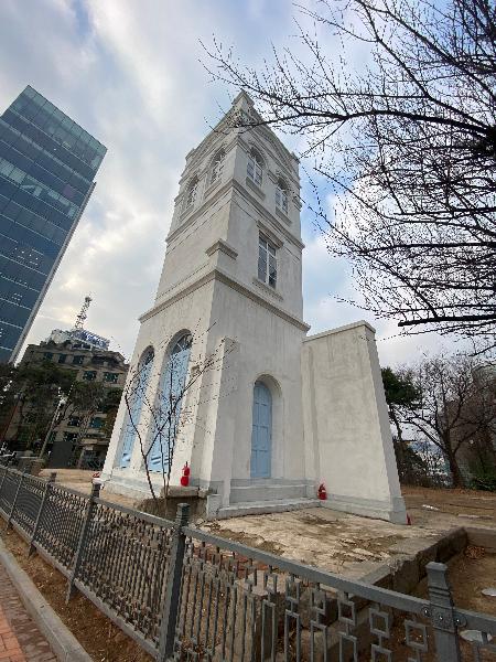 원형복원 및 정비가 완료된 구 러시아공사관 : 1890년(고종 27)에 르네상스 양식으로 건립되었지만, 한국 전쟁을 거치면서 대부분 파괴되어 현재는 망루탑만 남아있다