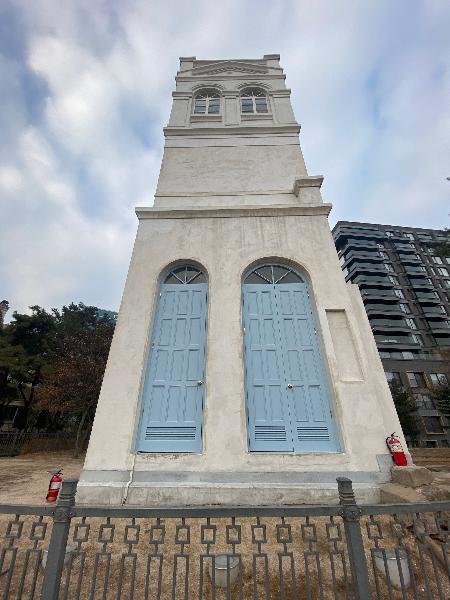 원형복원 및 정비가 완료된 구 러시아공사관 : 1890년(고종 27)에 르네상스 양식으로 건립되었지만, 한국 전쟁을 거치면서 대부분 파괴되어 현재는 망루탑만 남아있다