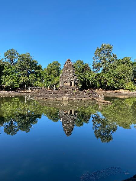 닉 뽀안 사원 (Neak Poan Temple) : 모든 질병을 치료한다고 믿어지는 히말라야의 신화 속 호수인 아나바탑타를 나타낸다고 믿는다. 이 물이 모든 질병을 치료한다고 믿고 있다